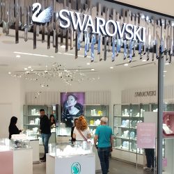 Diseño de local comercial – Swarovski – Grupo TCT Arq. Francisco Cantarelli