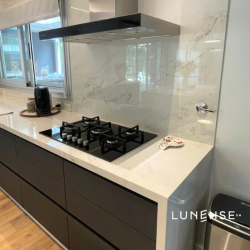 Revestimiento de cocina en Dekton – La Plata – LUNENSE