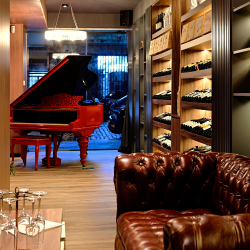 Interiorismo gastronómico- Vinoteca Piano Rojo- Palermo- Interiores Maluk